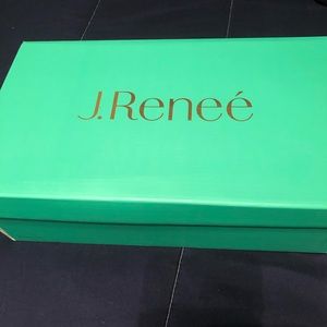 J.Renee White pumps BRAND NEW—never worn